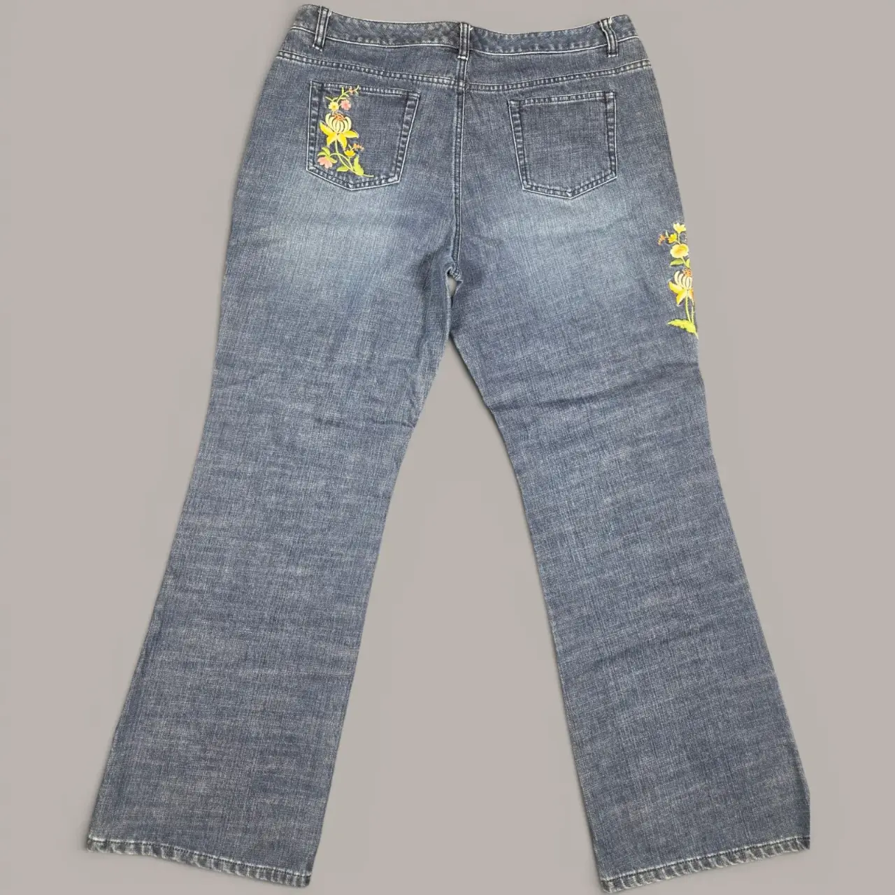 Liz Claiborne Women's Bootcut Floral Embroidered Denim Jeans Size 16 thumbnail 2