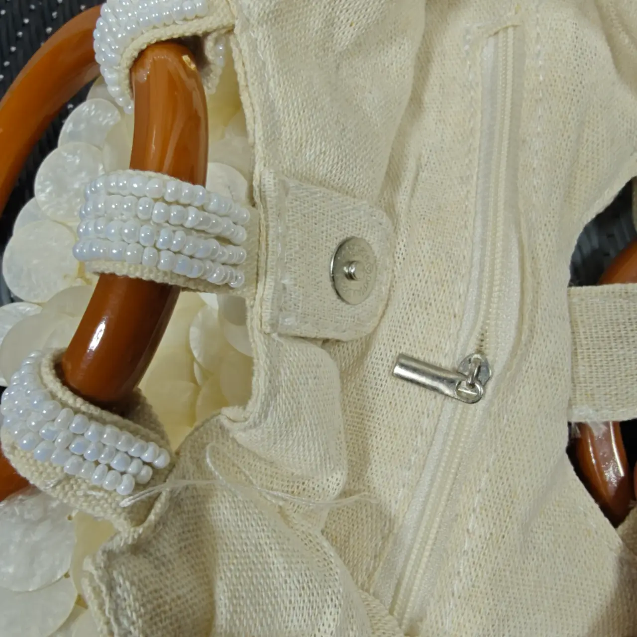 Vintage Mother of Pearl Capiz Shell Disc Handbag With Ring Handles thumbnail 5