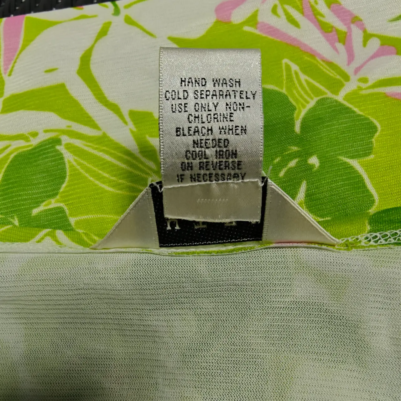 Outfit JPR Floral Sequin Short Sleeve Top Green Pink White Size L thumbnail 7