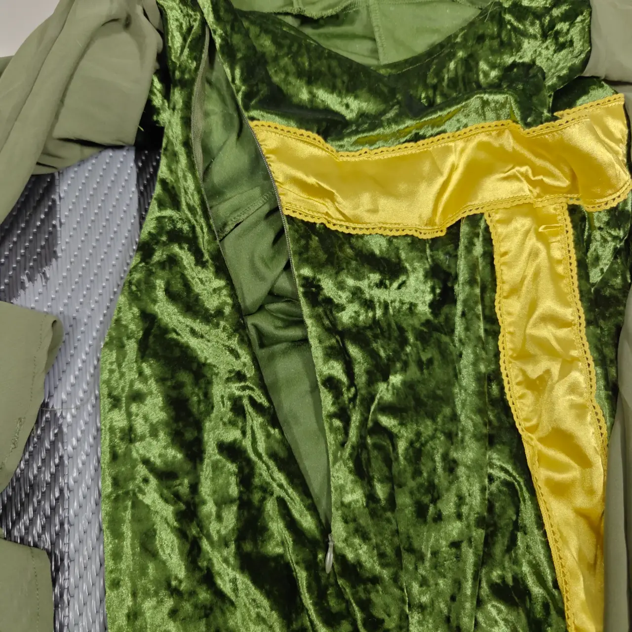 Women's Medieval Renaissance Hooded Velvet Dress Green Size M thumbnail 6