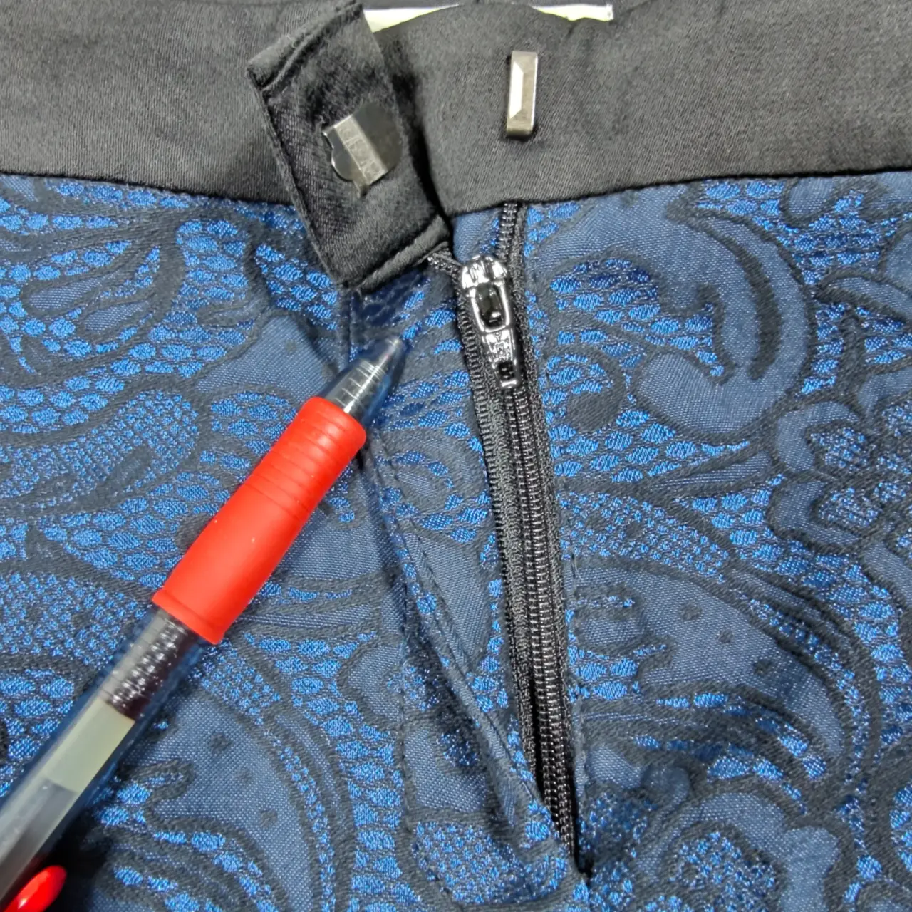Halogen Quinn Fit Floral Jacquard Ankle Pants Blue Black Size 10 thumbnail 7
