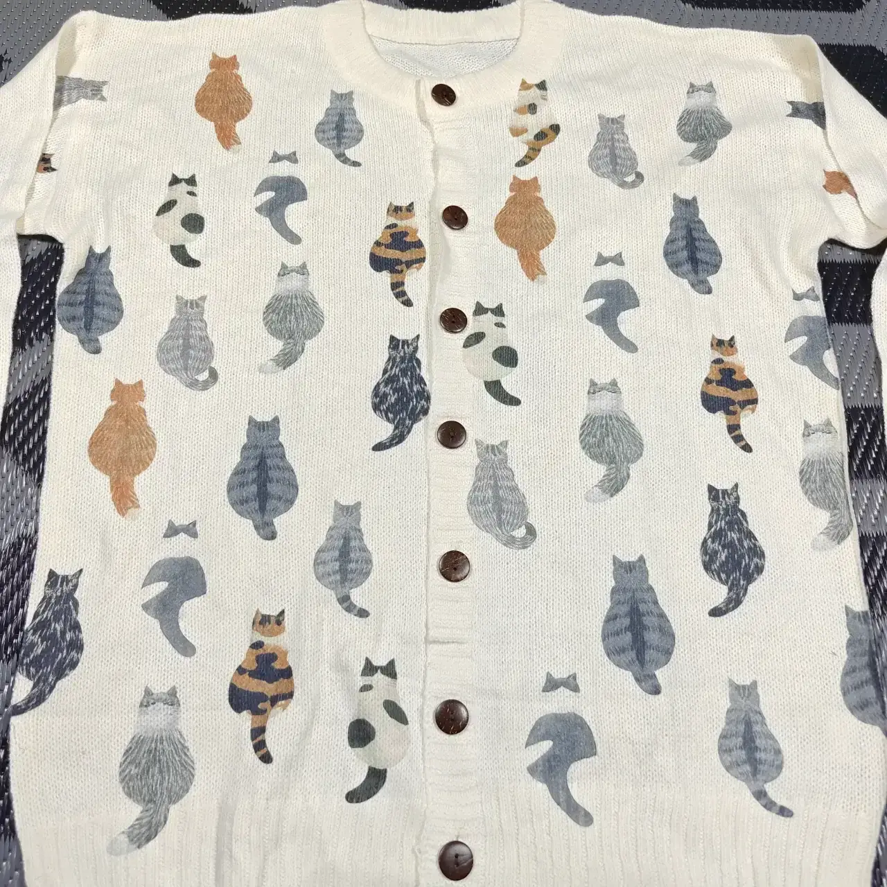 Cat Print Button Front Knit Cardigan Sweater Cream Size S thumbnail 4