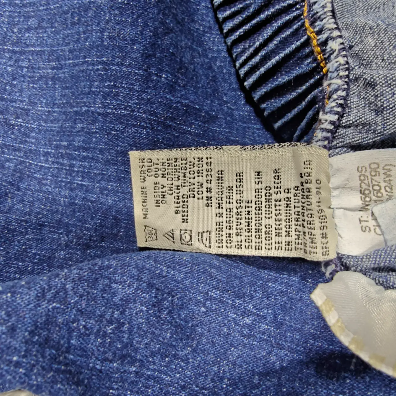 White Stag Woman Stretch Denim Elastic Waist Capri Crop Pants 3X 22W 24W thumbnail 4