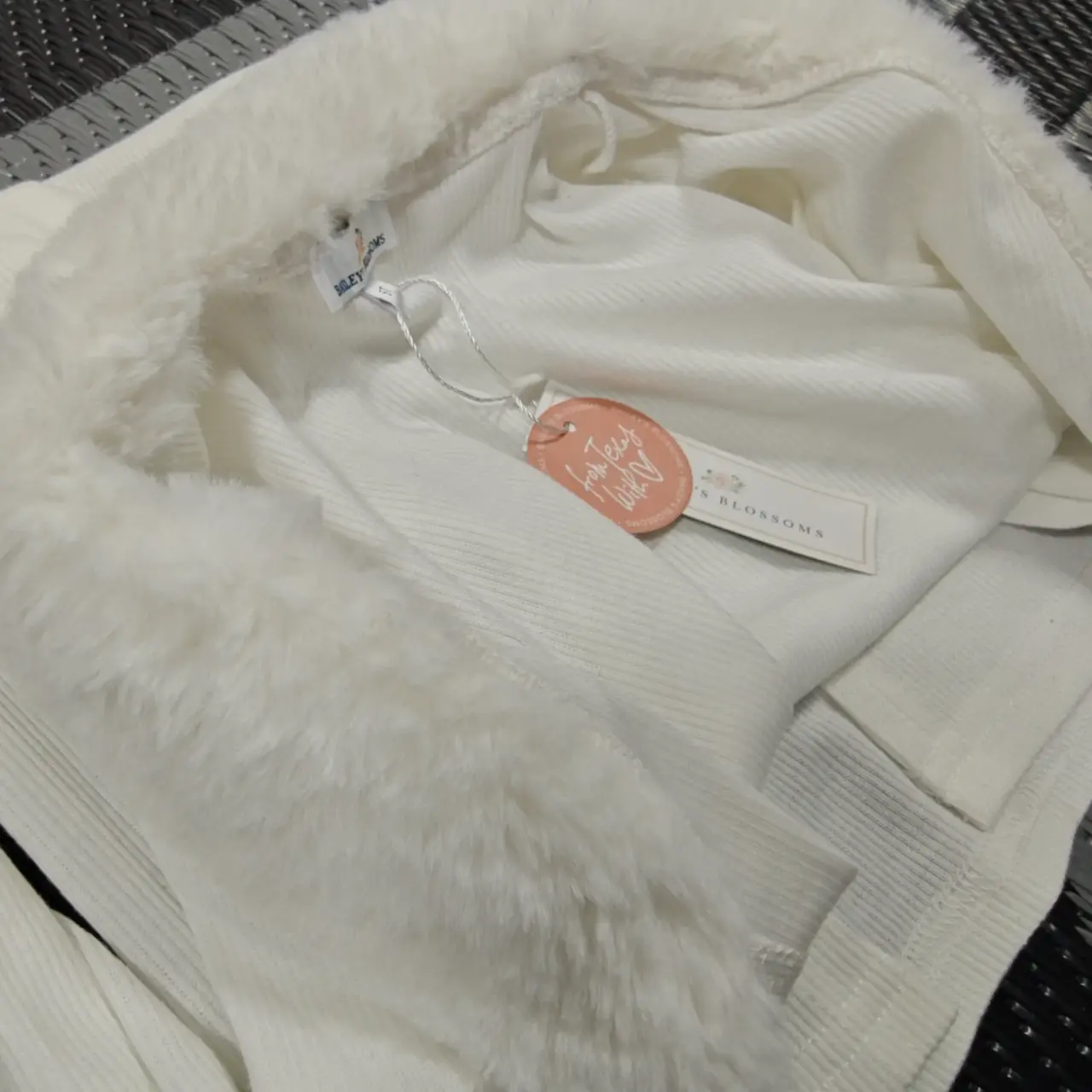 Bailey's Blossoms Girls Faux Fur Trim Ribbed Duster Cardigan Cream 5T NWT thumbnail 6