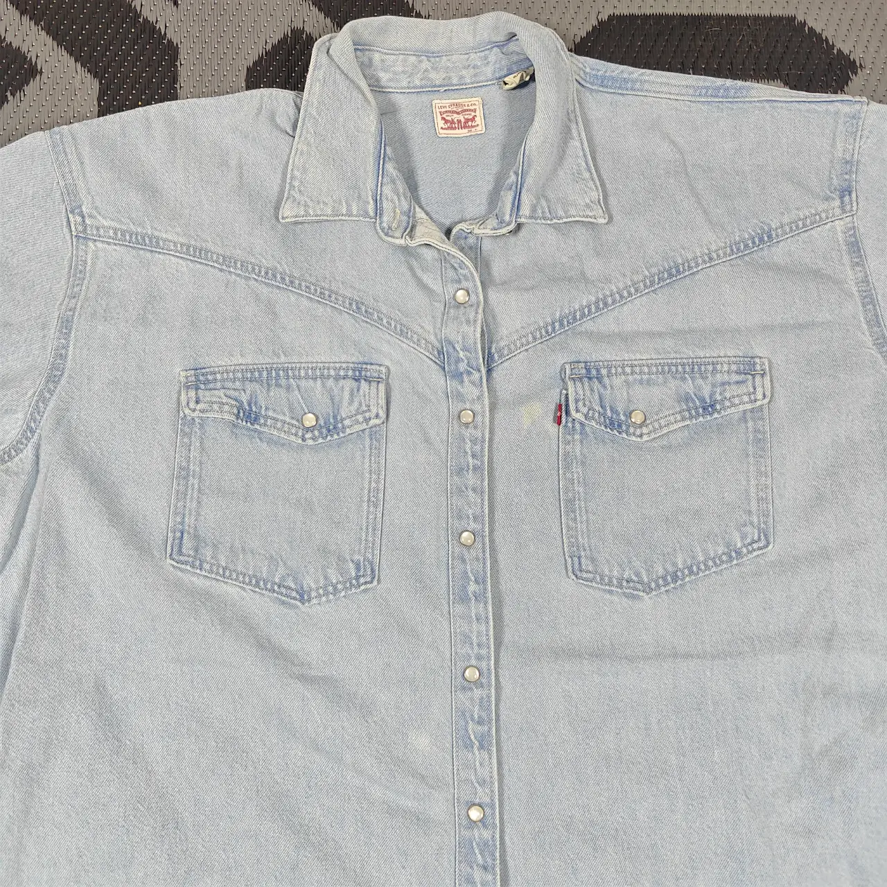 Levi's Women's Elowen Western Pearl Snap Denim Shirt Dress Light Wash XL thumbnail 2